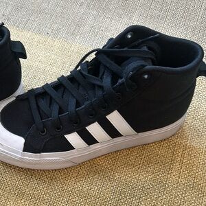 Adidas Bravada high top size 8